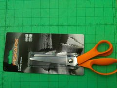 Pinking Shears 23cm Fiskars Classic